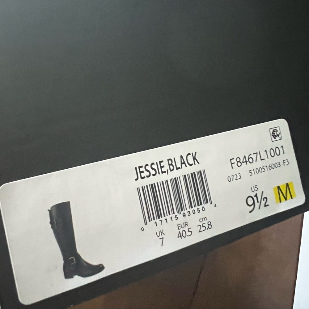 Naturalizer Jessie Leather Boots
Size 9.5 - Picture 8 of 8